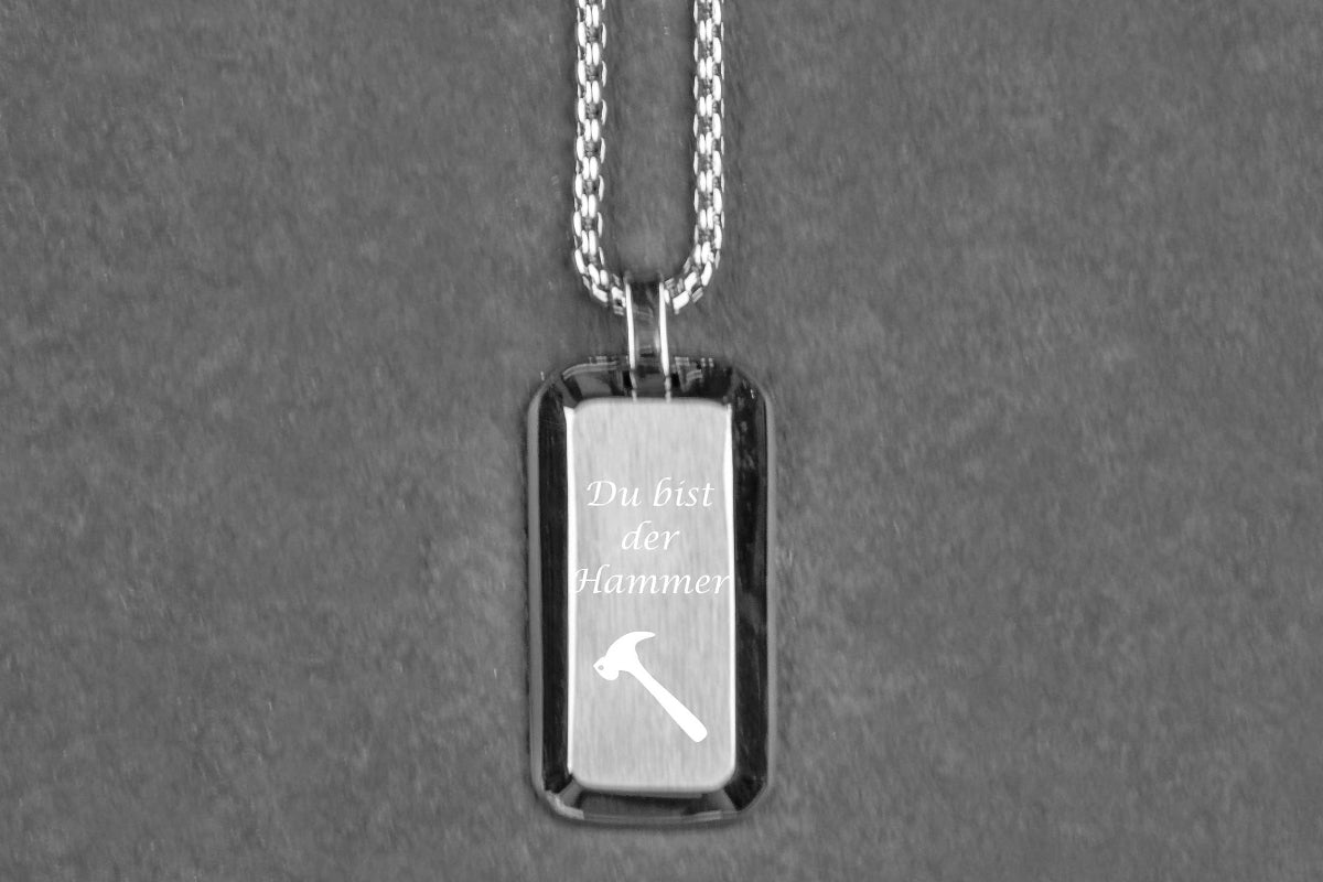 Halskette mit Gravur personalisiert in silber und schwarz