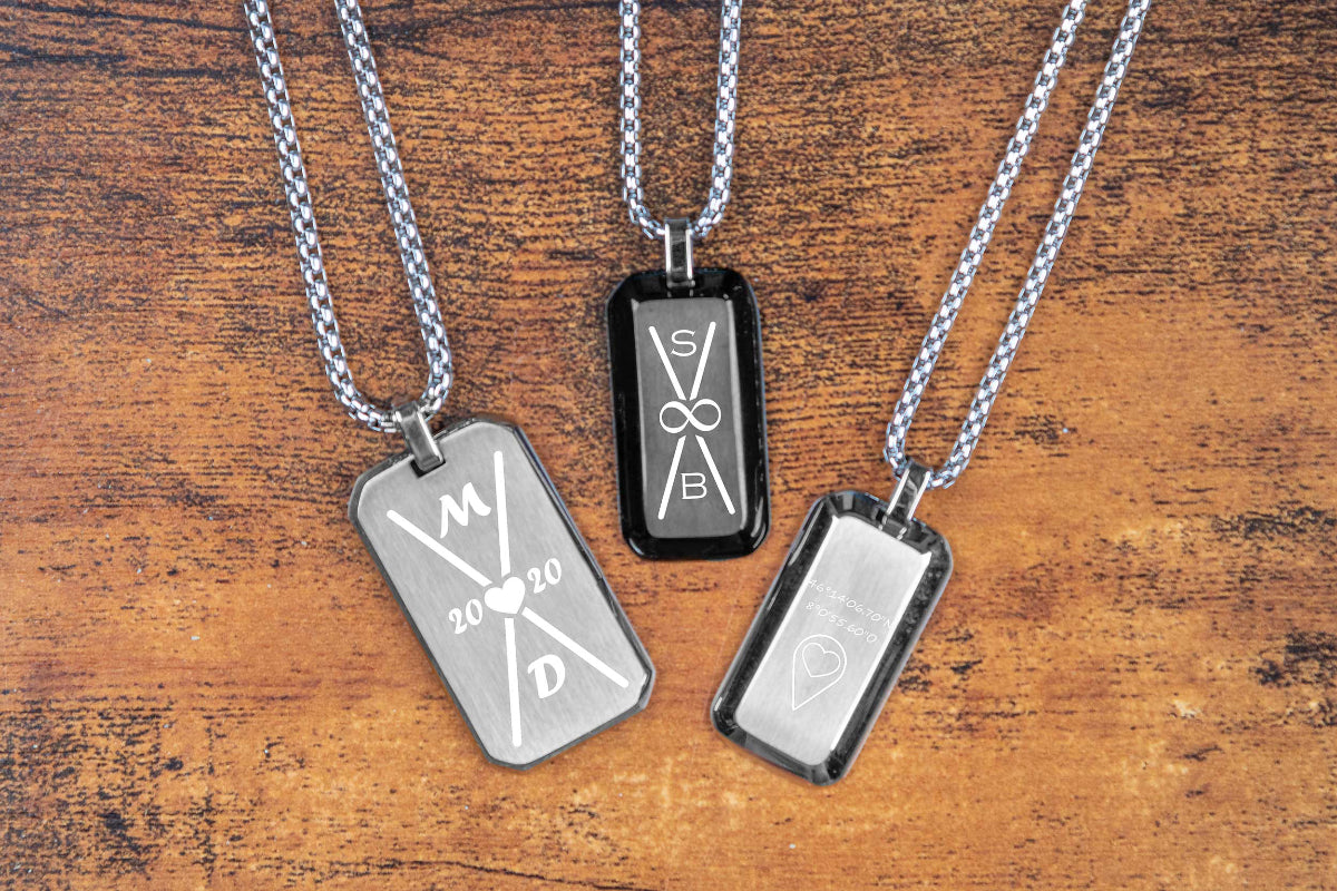 Halskette mit Gravur personalisiert in silber und schwarz
