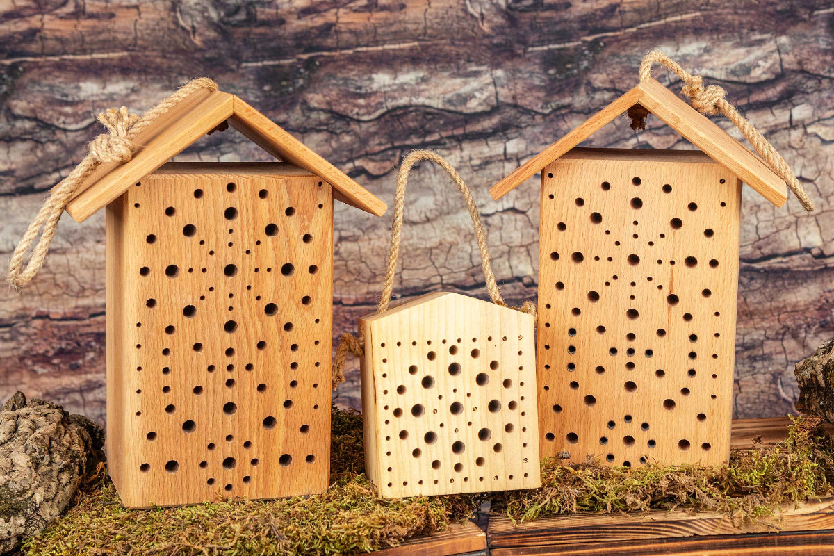 Insektenhotel personalisiert mit Gravur