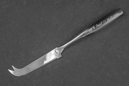 Personalisiertes Käsemesser aus Edelstahl mit Gravur