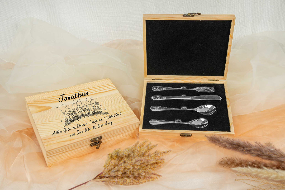 Kinderbesteck personalisiert mit Name und schicker Holzbox