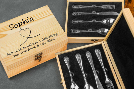 Kinderbesteck personalisiert mit Name und schicker Holzbox
