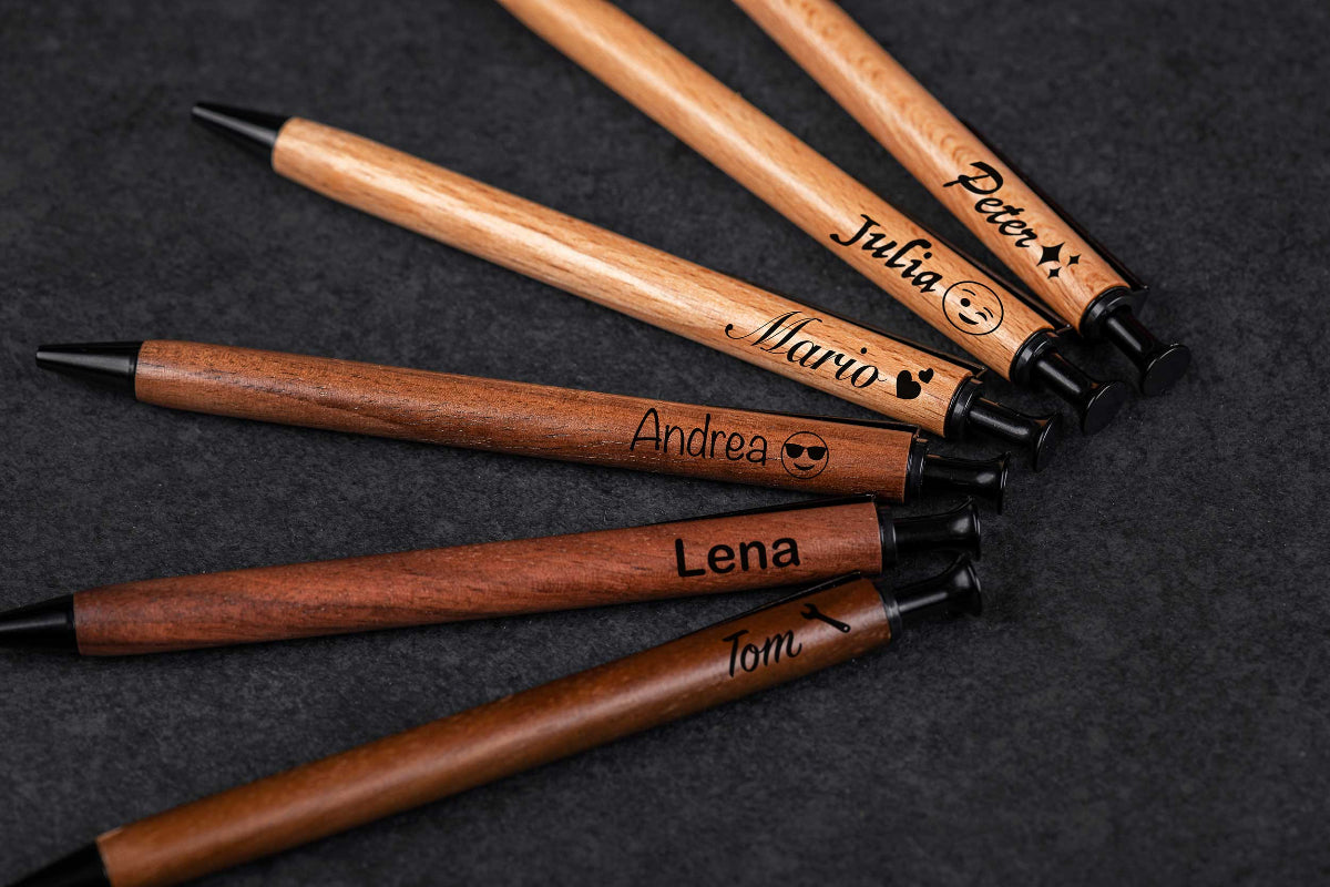 Kugelschreiber aus Buche und Nussbaum