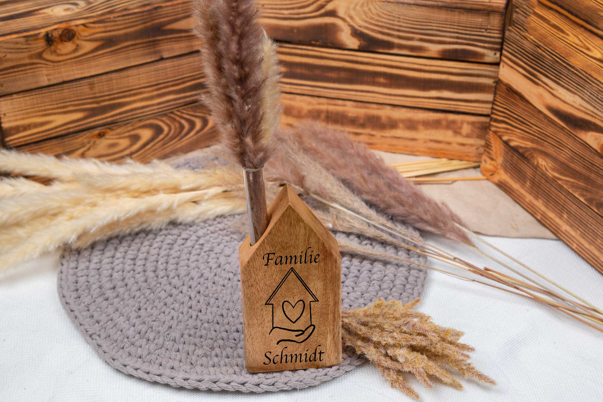 Hochzeitsgeschenk Haus mit Deiner Wunschgravur als Vase personalisiert - Einzugsgeschenk
