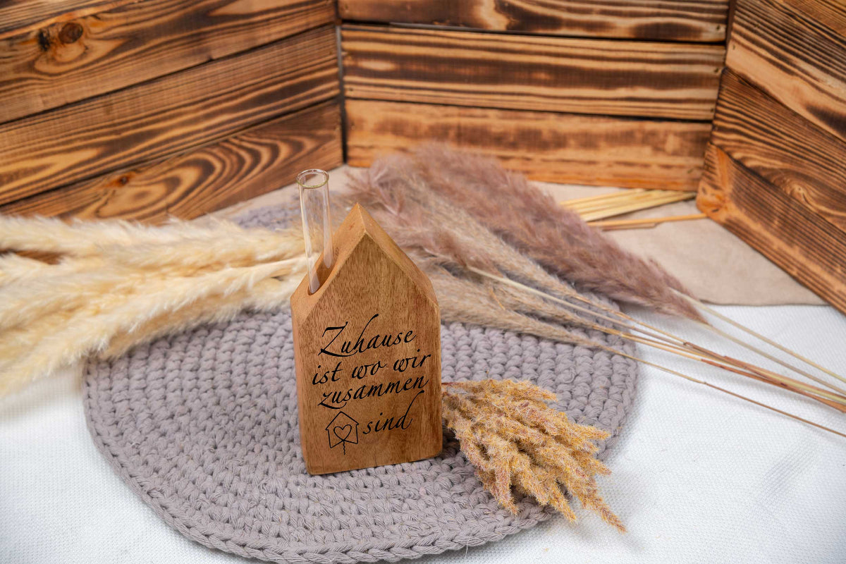 Hochzeitsgeschenk Haus mit Deiner Wunschgravur als Vase personalisiert - Einzugsgeschenk