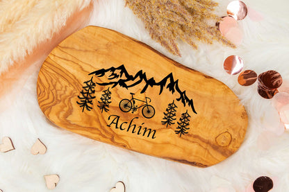 Olivenholz Frühstücksbrett mit Deiner Wunschgravur - Brotzeitbrett