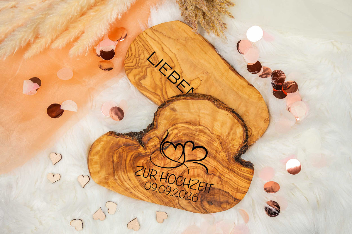 Olivenholz Frühstücksbrett mit Wunschgravur - Hochzeitsgeschenk personalisiert