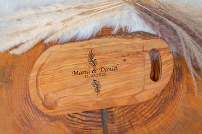 Schneidebrett aus Olivenholz mit vielen Motiven und Wunschgravur - Hochzeitsgeschenk