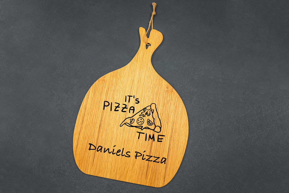 Pizzaschieber personalisiert aus Eichenholz • Flammkuchenschieber, Pizzateller