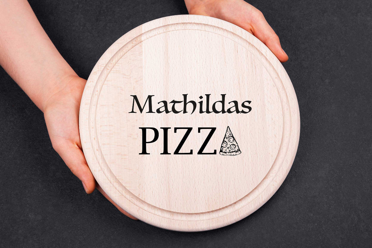 Pizzabrett aus Holz personalisiert • Pizzateller