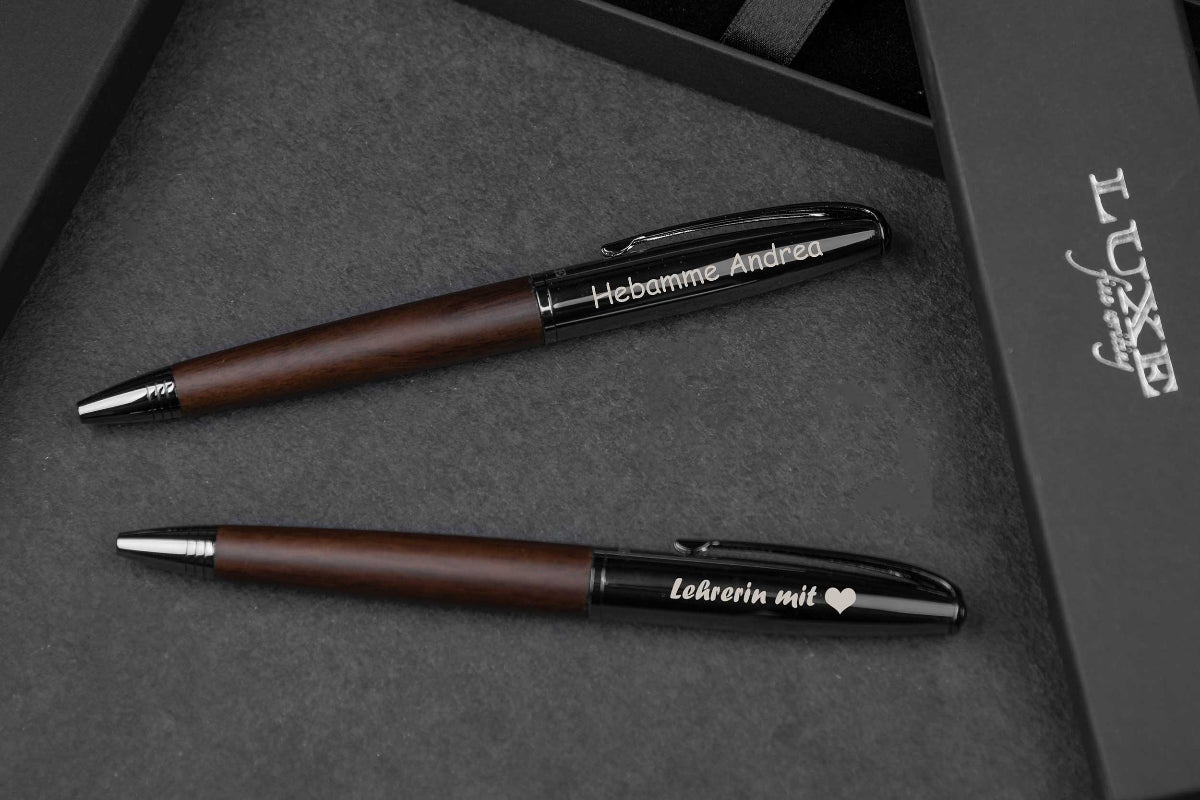 Personalisierter Premium Kugelschreiber mit edlem Holzgriff