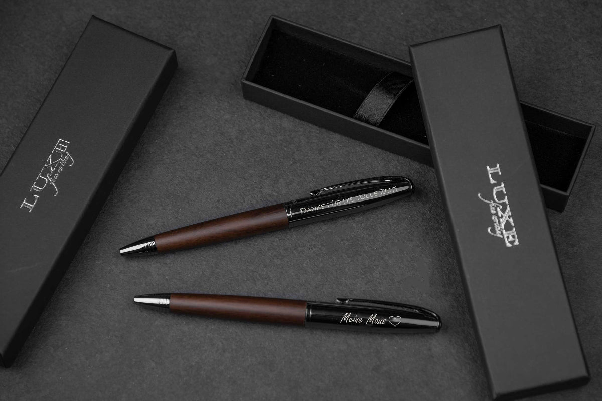 Personalisierter Premium Kugelschreiber mit edlem Holzgriff