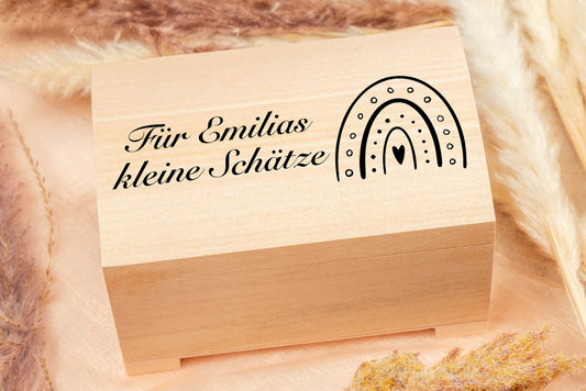 Personalisierte Schatzkiste mit Wunschgravur aus Fichtenholz für Kinder