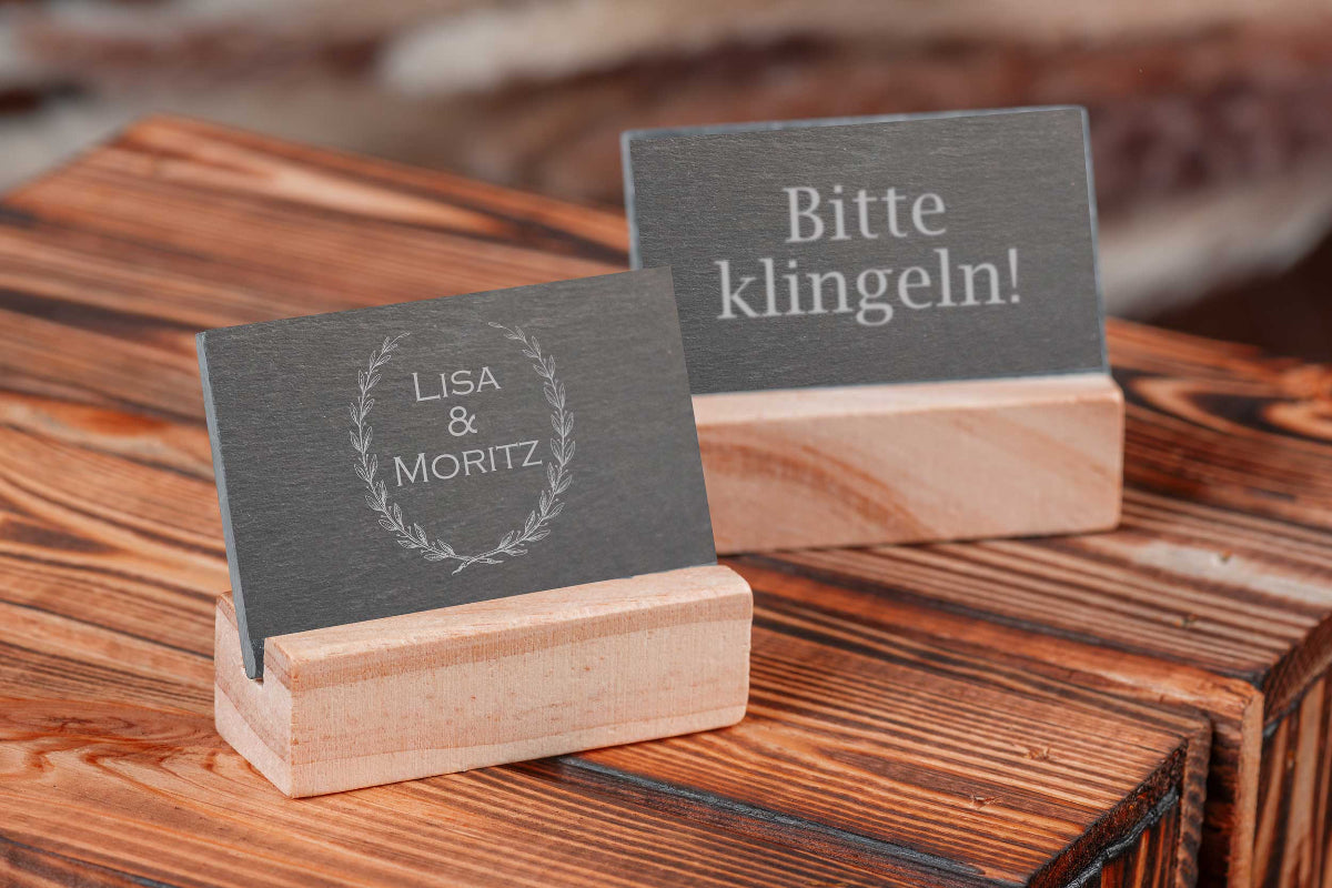 Schieferschild mit Holzsockel zur Hochzeit