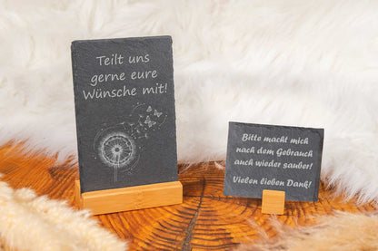 Personalisiertes Schieferschild mit Wunschgravur und Bambussockel