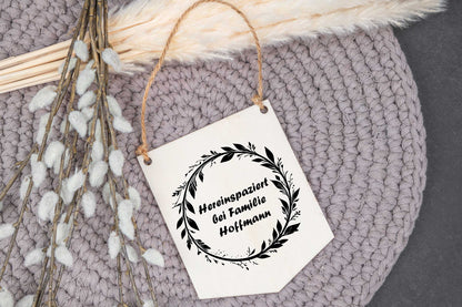 Türschild aus Holz personalisiert mit Name und Gravur