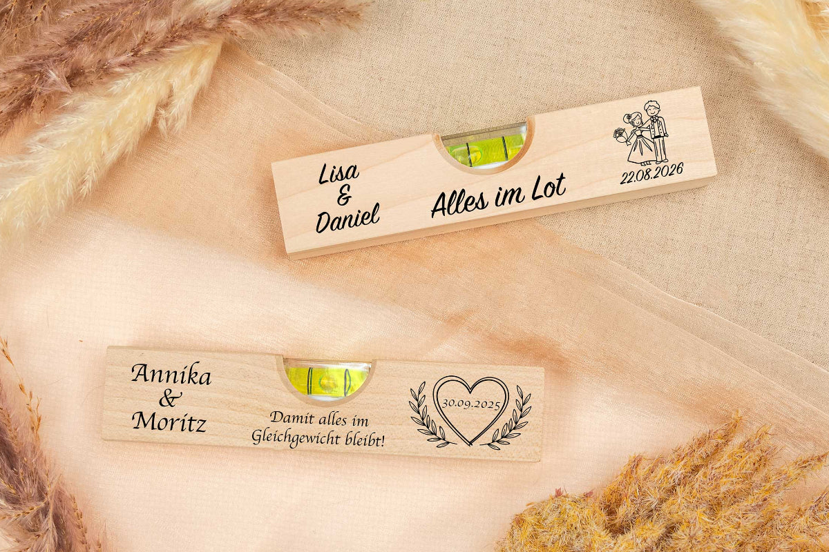 Personalisiertes Hochzeitsgeschenk mit Deiner Wunschgravur - Mini-Wasserwaage