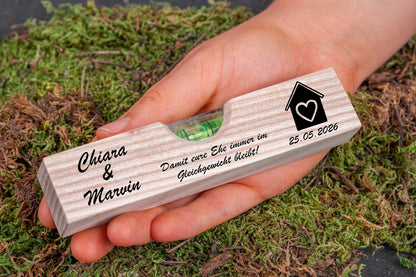 Personalisiertes Hochzeitsgeschenk mit Deiner Wunschgravur - Mini-Wasserwaage