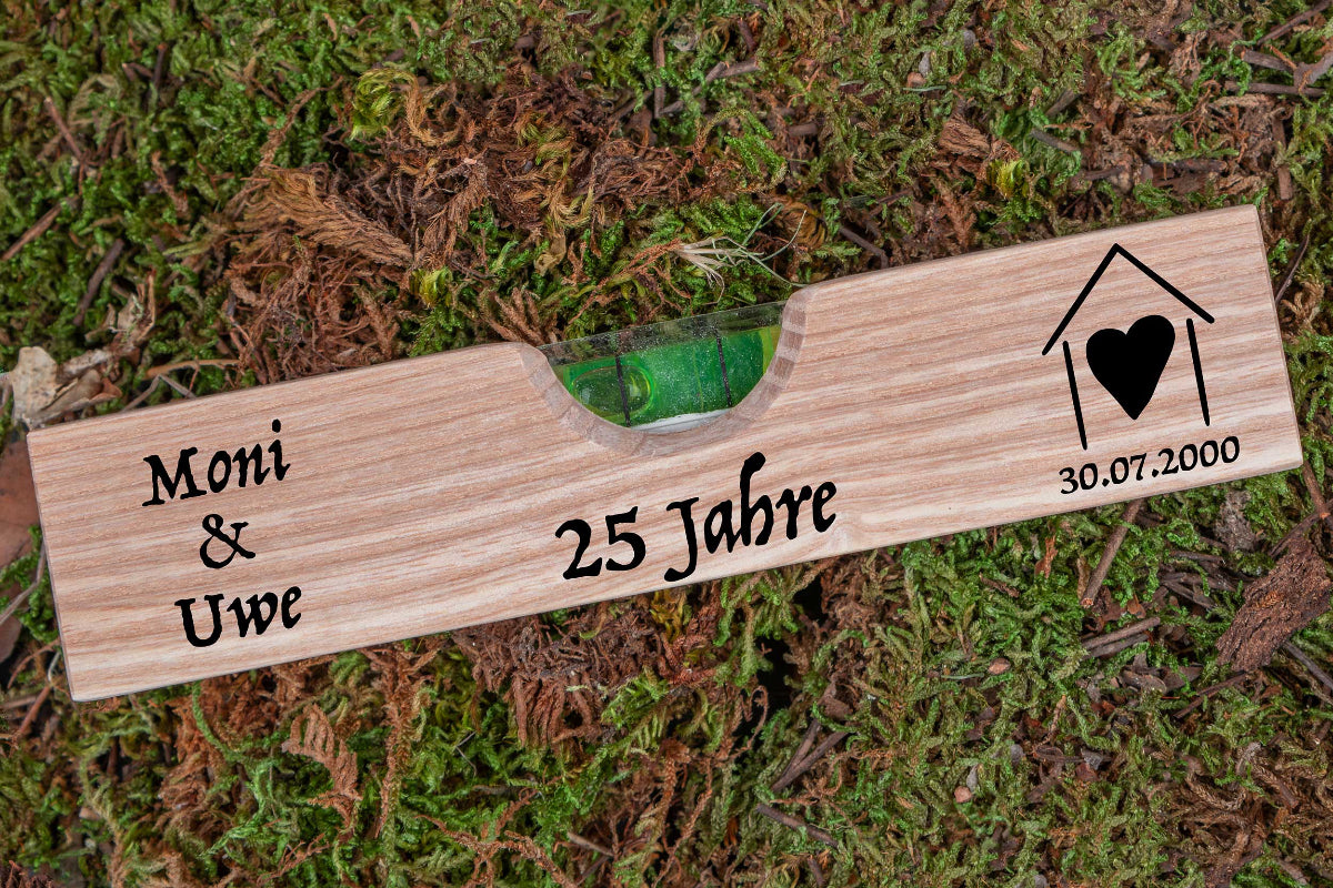 Personalisiertes Hochzeitsgeschenk mit Deiner Wunschgravur - Mini-Wasserwaage