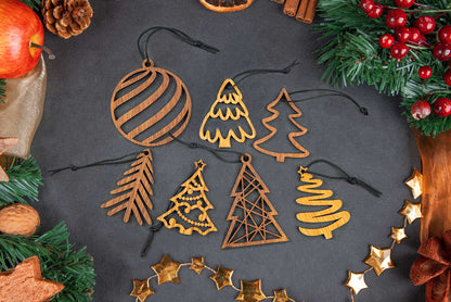 Weihnachtsanhänger aus Eichenholz oder Nussbaumholz- Christbaumschmuck