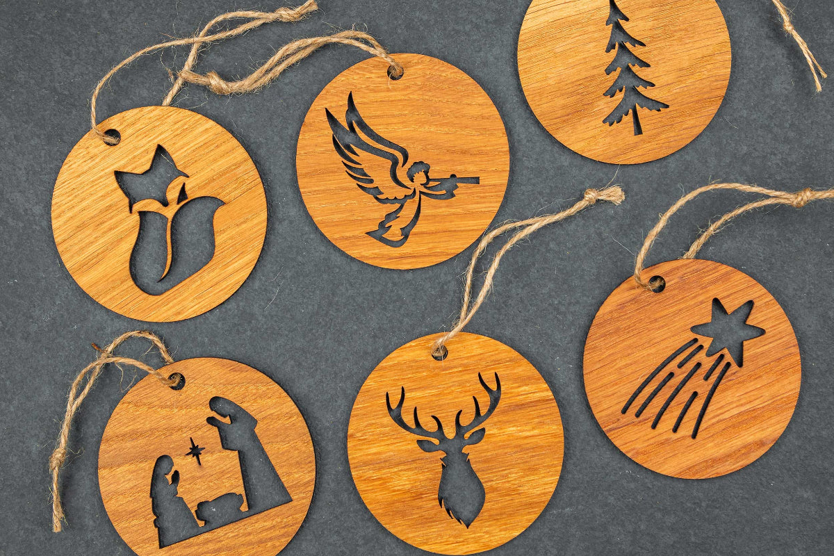 Weihnachtsanhänger im Set aus Eichenholz - Christbaumschmuck 6-teilig