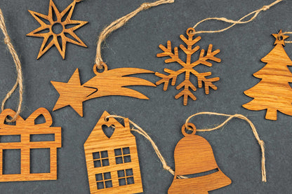 Weihnachtsanhänger im Set aus Eichenholz - Christbaumschmuck 7-teilig